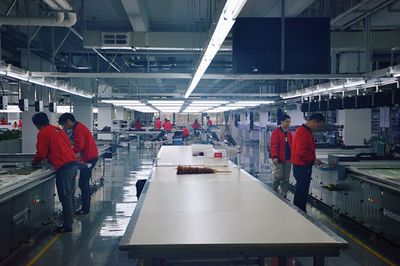 《對(duì)話新時(shí)代》攝制組走進(jìn)贏領(lǐng)智尚，期待陳靈梅走進(jìn)演播廳